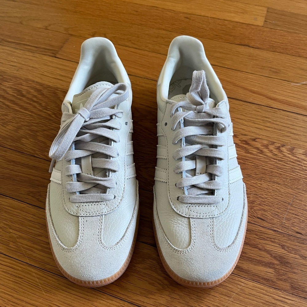 Cream Adidas Sambas size 7 1/2.